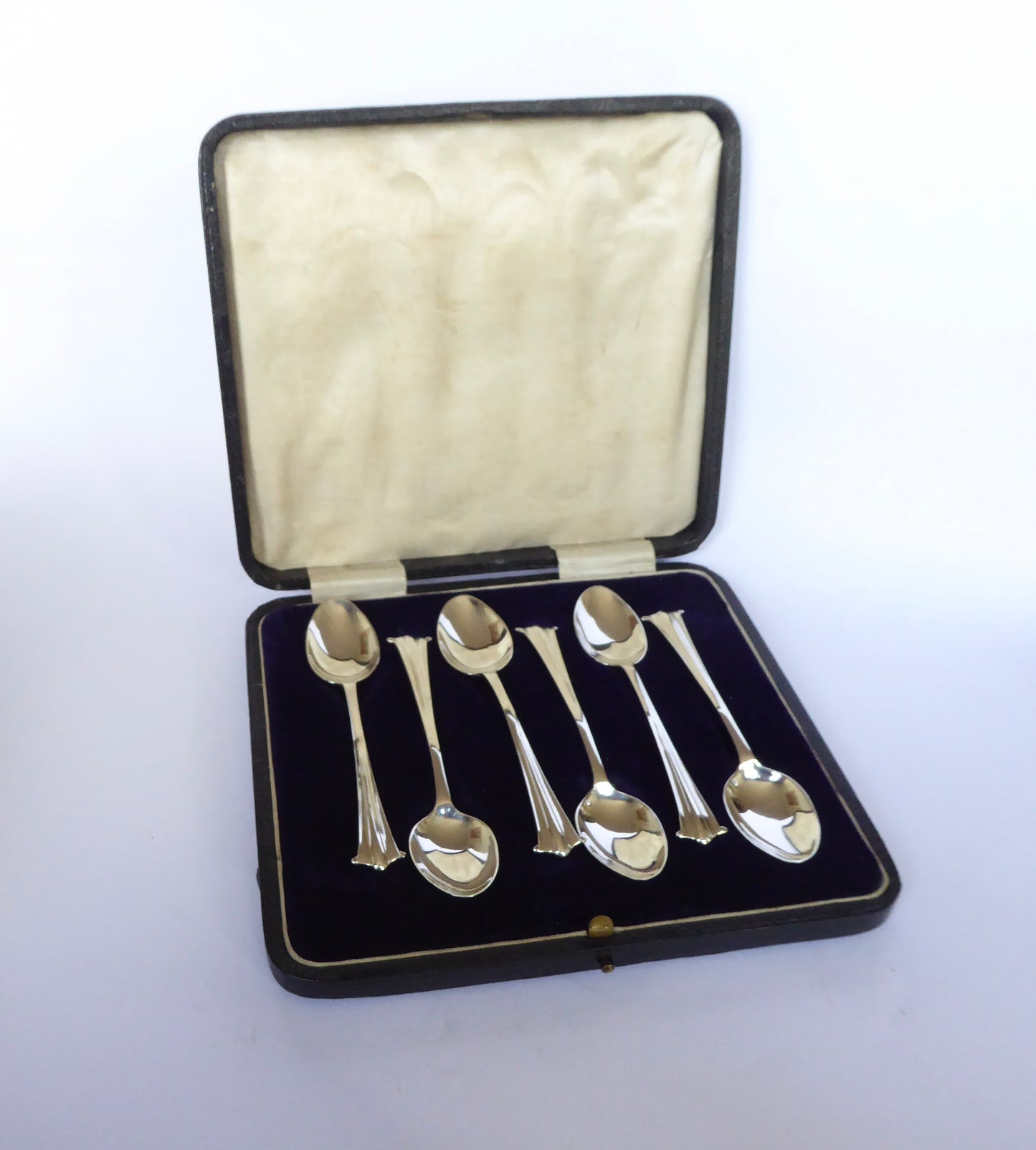 Silver Onslow Pattern Spoons 1913