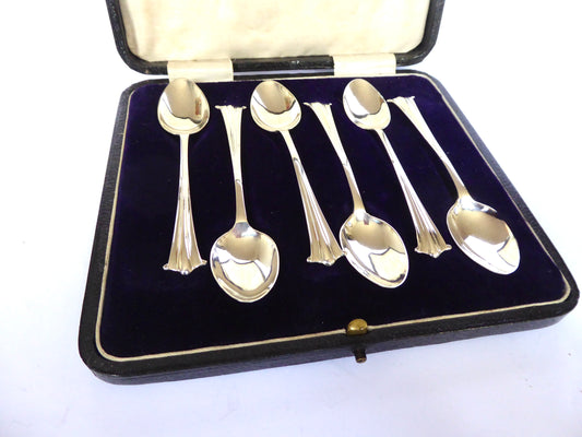 Silver Onslow Pattern Spoons 1913