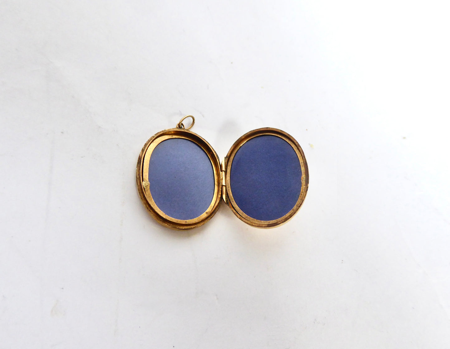 Oval 9ct. Gold locket