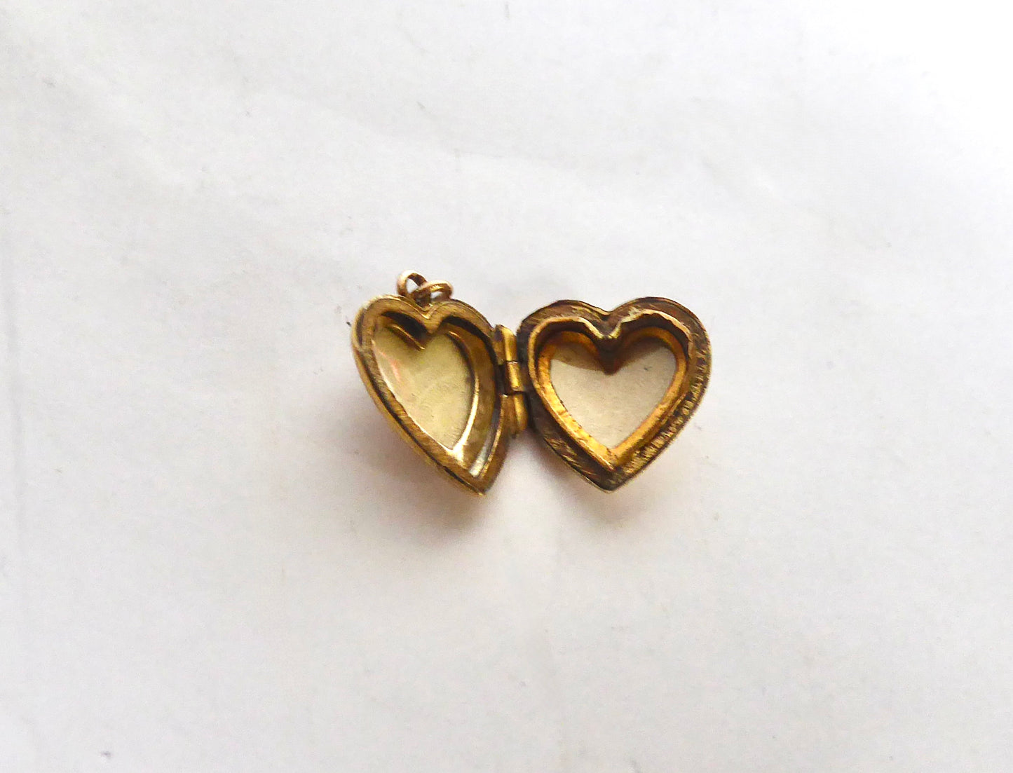 Small Heart Locket 9ct.