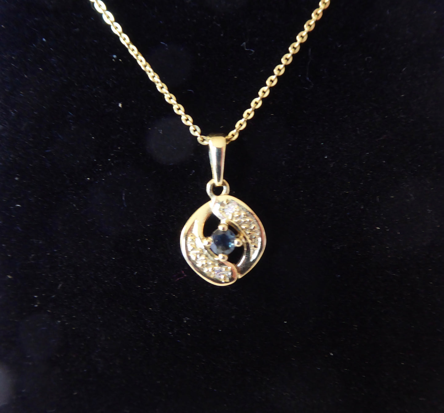 14ct. Sapphire & Diamond Pendant