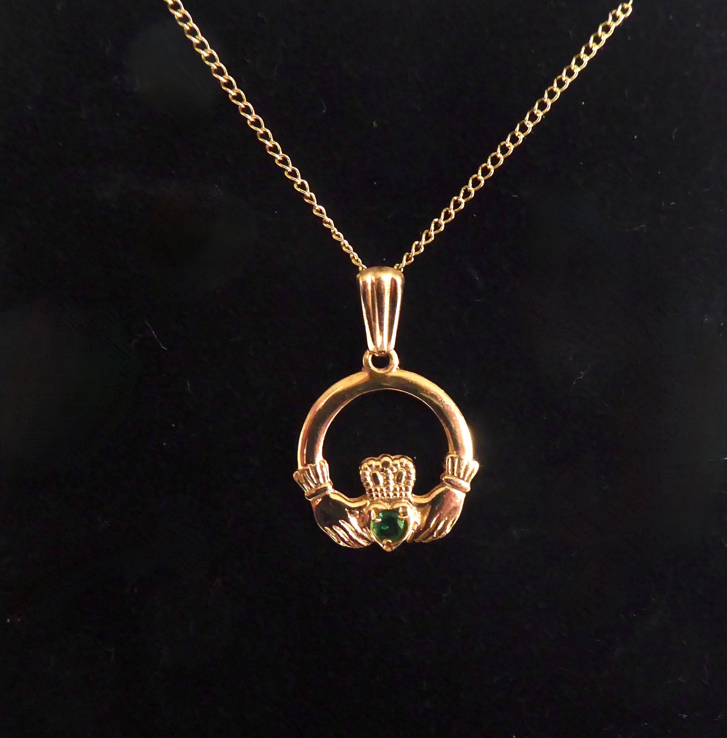 Gold Claddagh Pendant