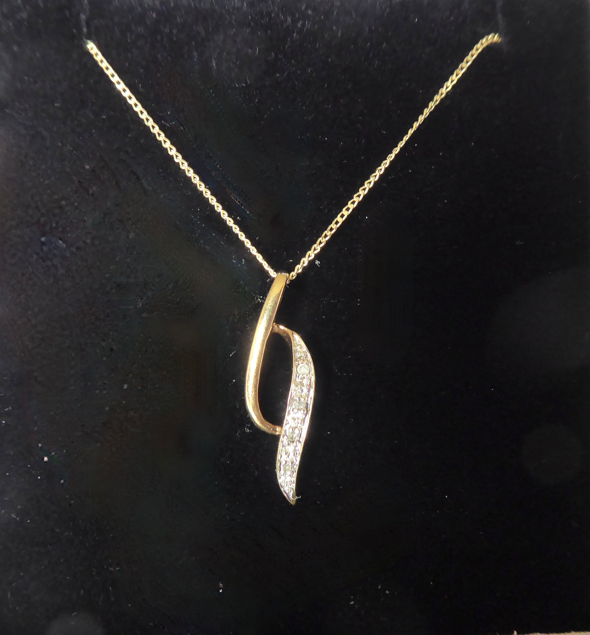 9ct. Diamond Pendant