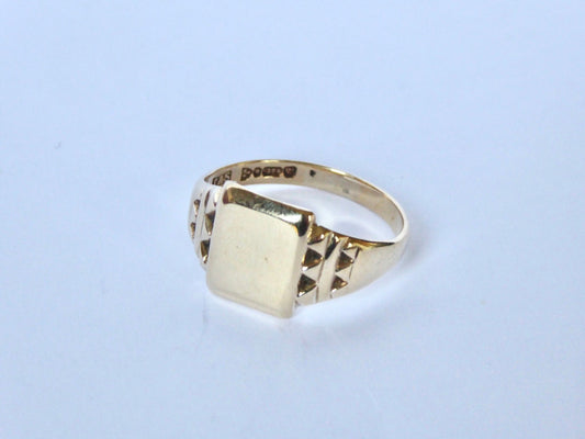 Gents Gold Signet Ring 1947