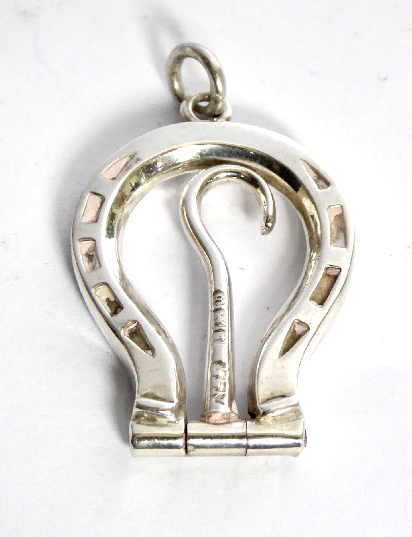 SILVER HORSESHOE/BUTTON HOOK PENDANT 1901