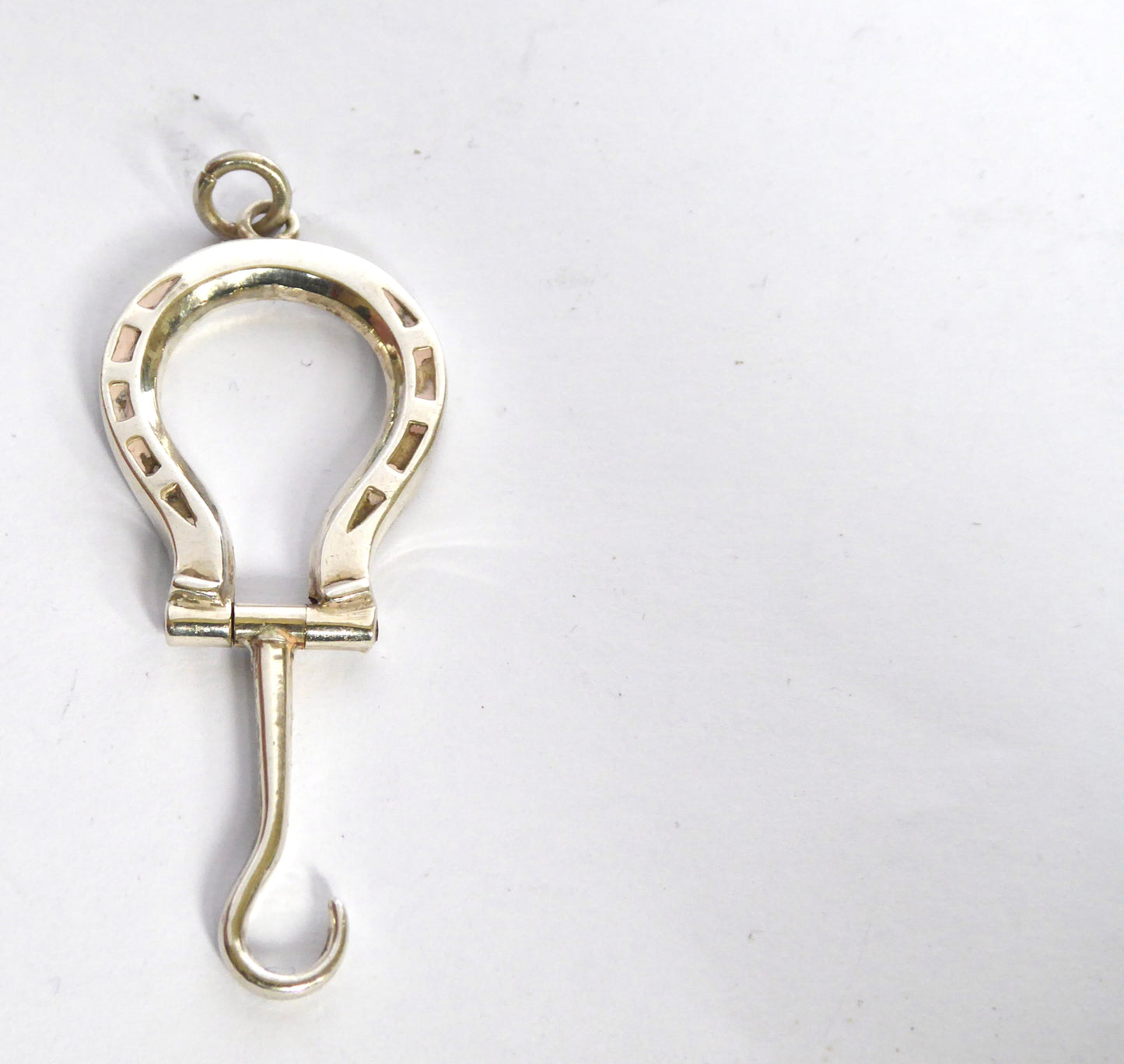 SILVER HORSESHOE/BUTTON HOOK PENDANT 1901