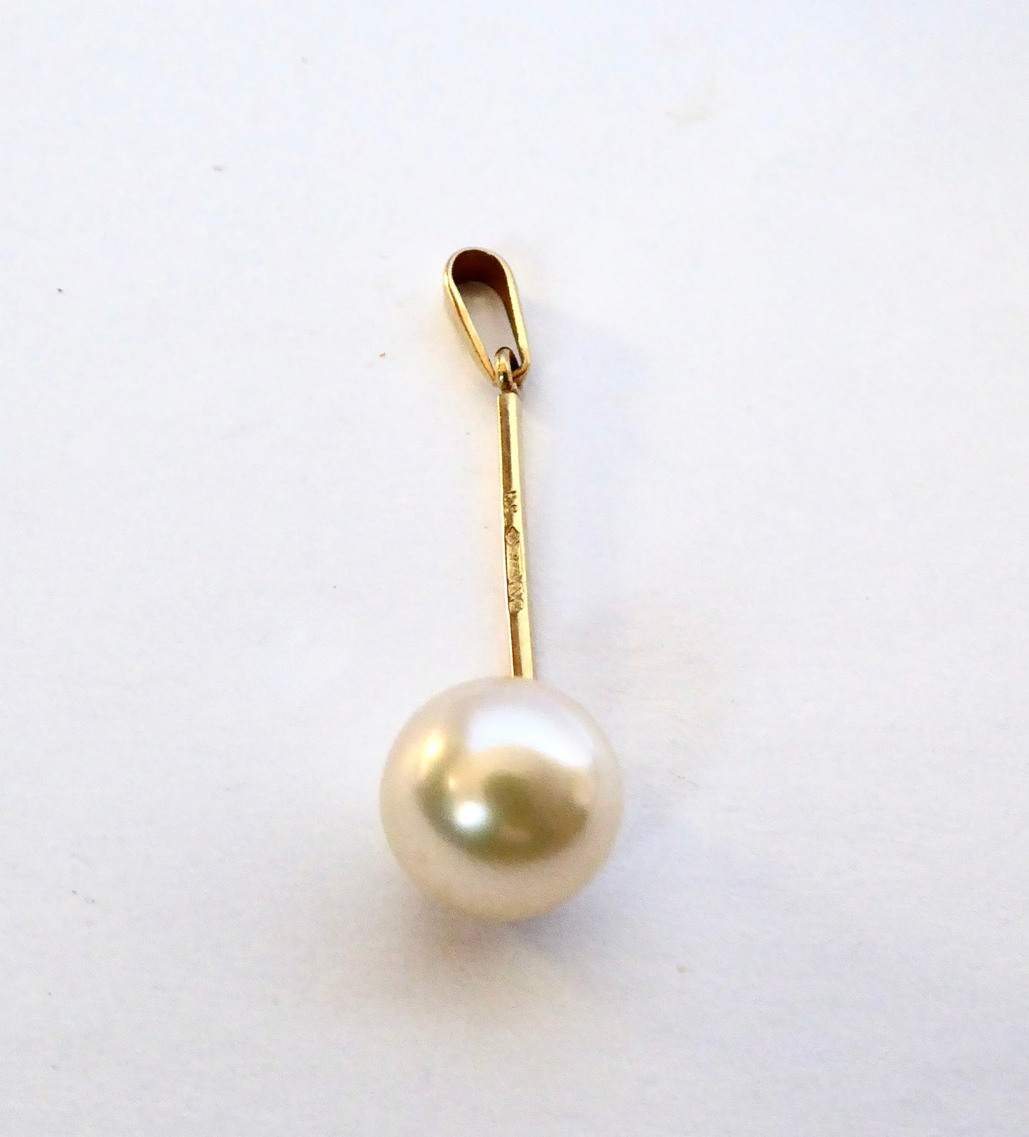 VINTAGE PEARL PENDANT 1967