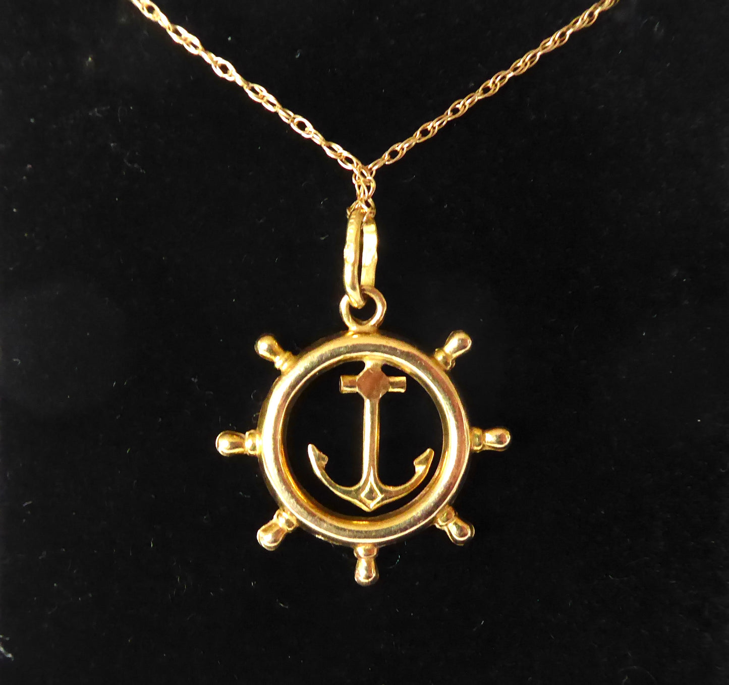 9ct. Gold Anchor Pendant