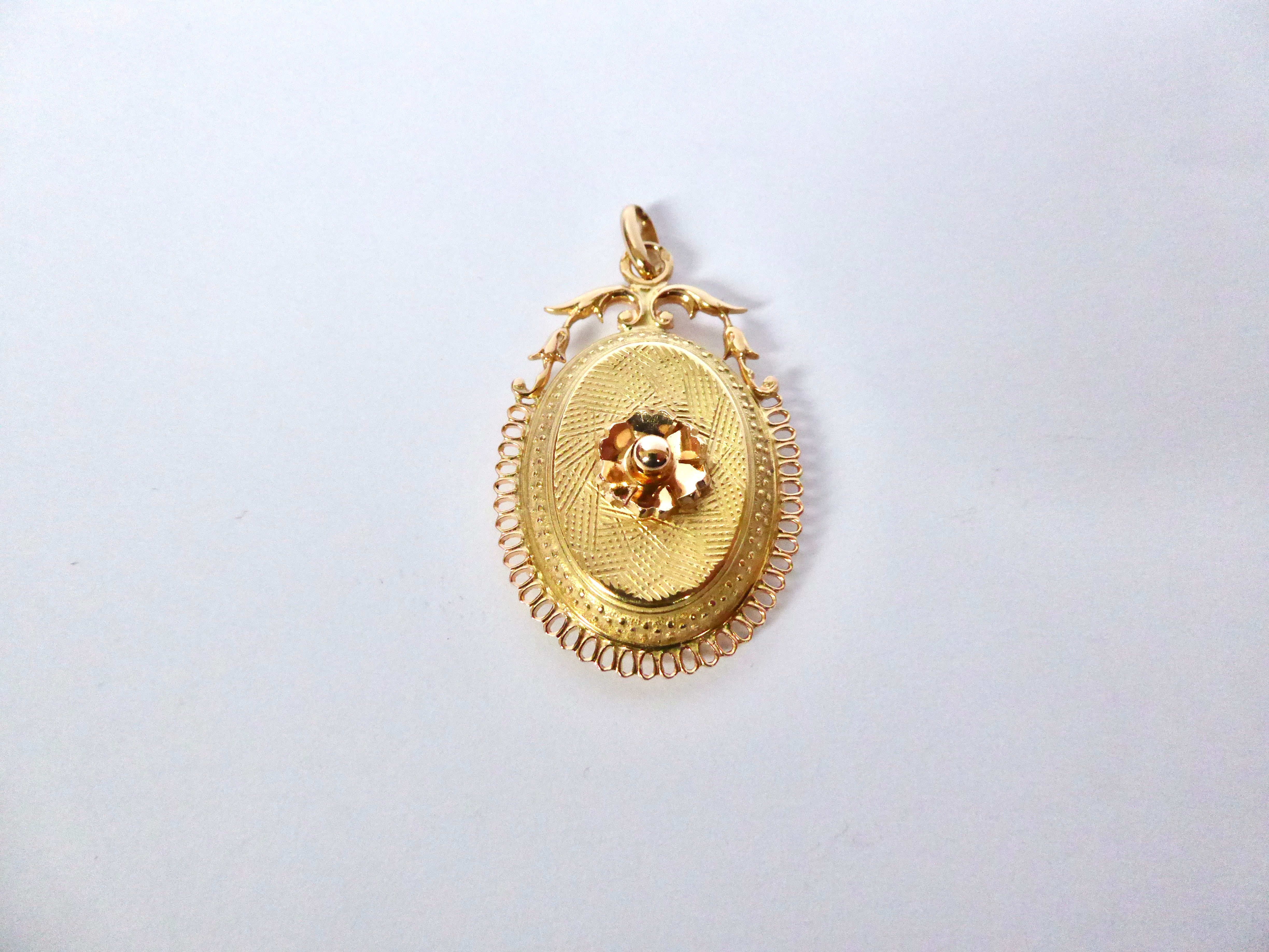 Antique 18ct. Gold Locket – The Silver Shop