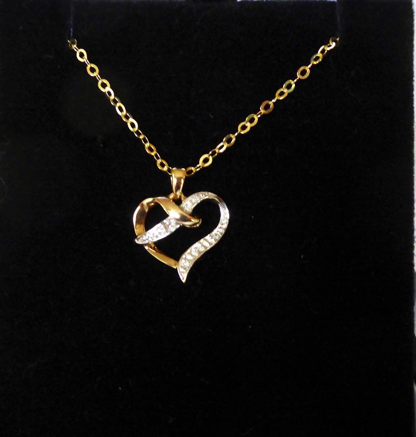 9ct. Diamond Heart Pendant