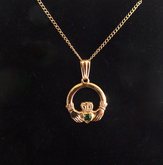 Gold Claddagh Pendant