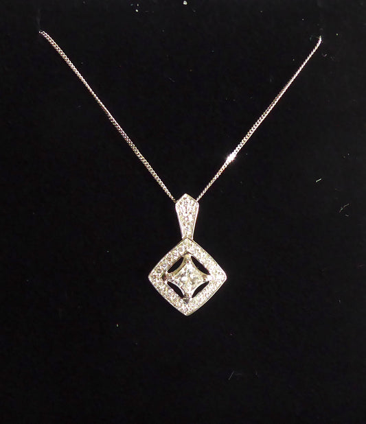 18ct. Diamond Pendant