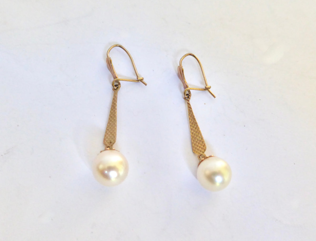 9ct. Pearl Drop Earrings