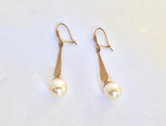 9ct. Pearl Drop Earrings