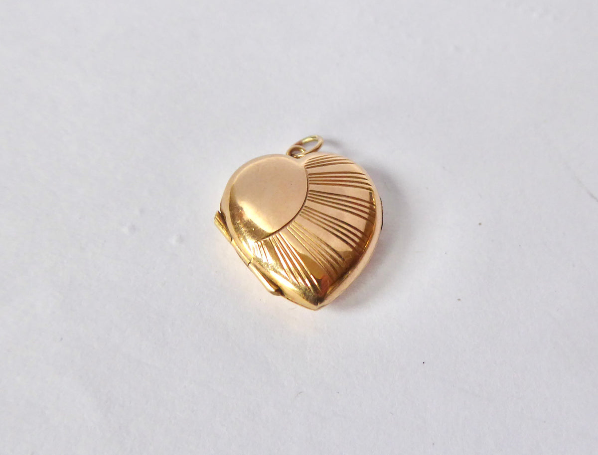 9ct Gold Locket - Sunray design