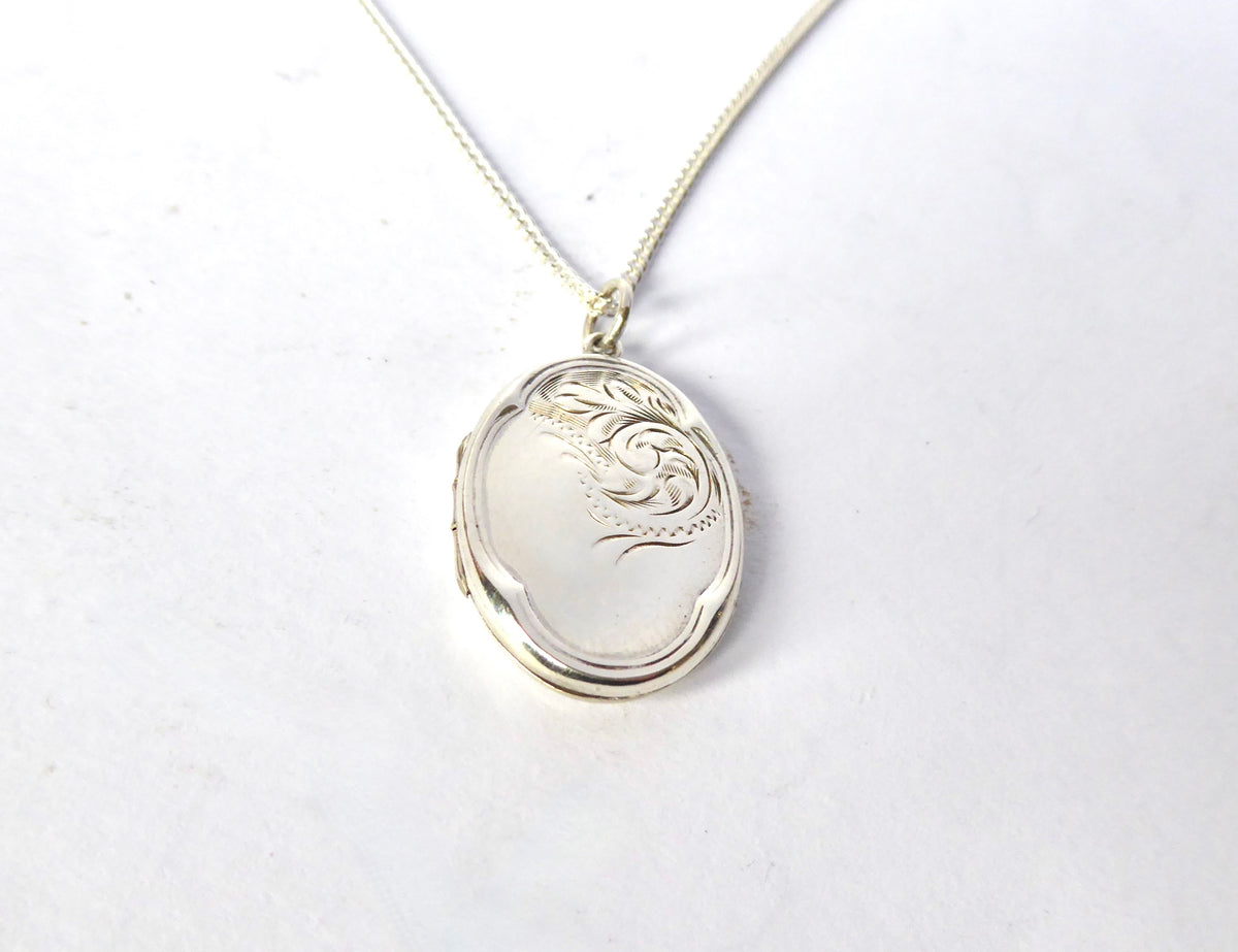 Vintage Locket - Silver